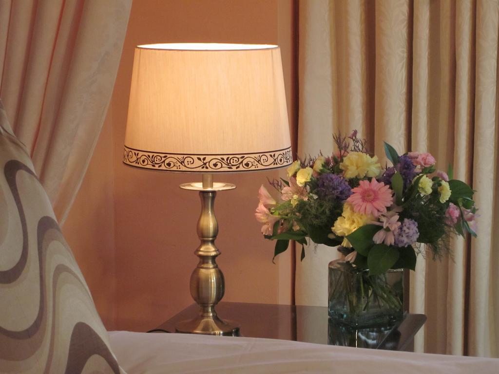 Colston Hall Farmhouse B&B Framlingham Room photo
